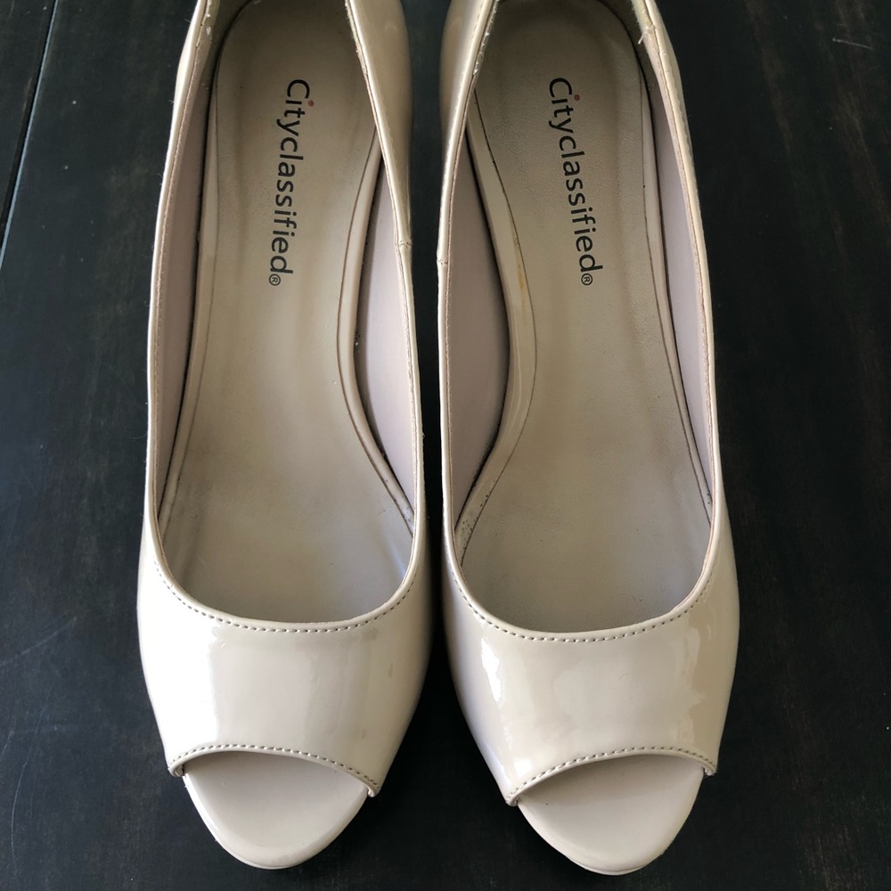 Beige heels